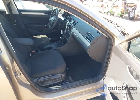 2016 Volkswagen Passat 1.8T S из США, поврежденный, VIN 1VWAT7A33GC018687